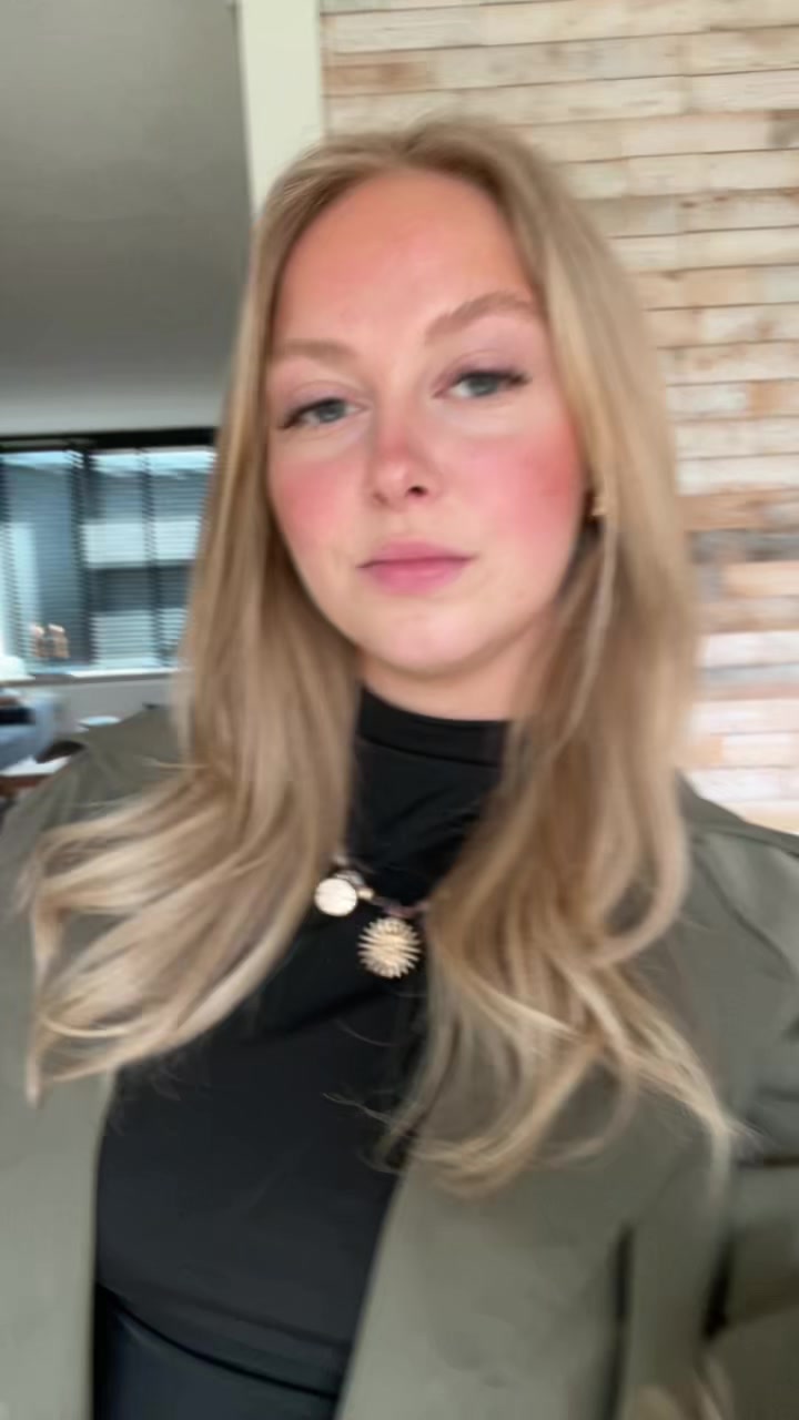 @Melanyyvette