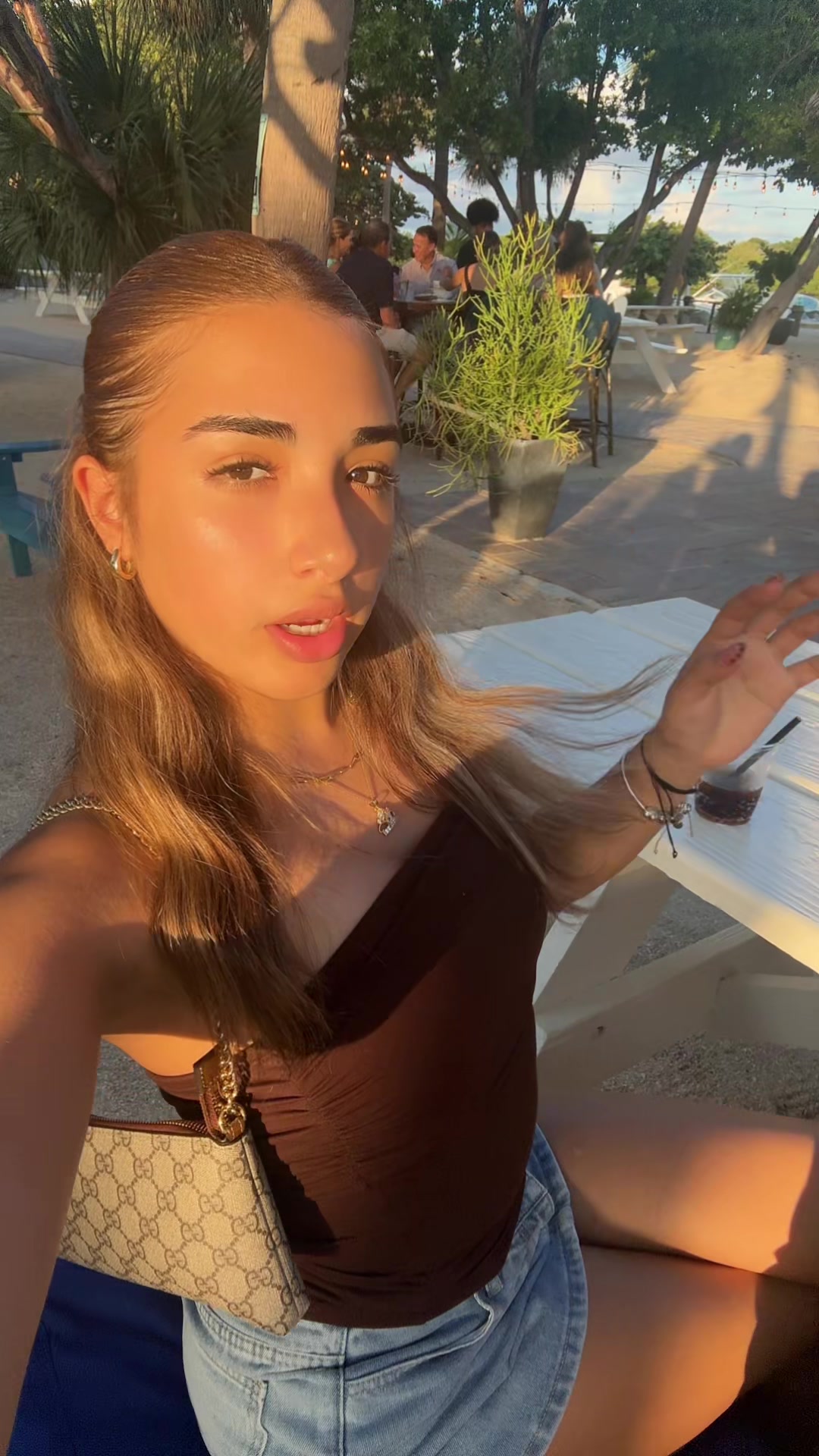 @vicky💕