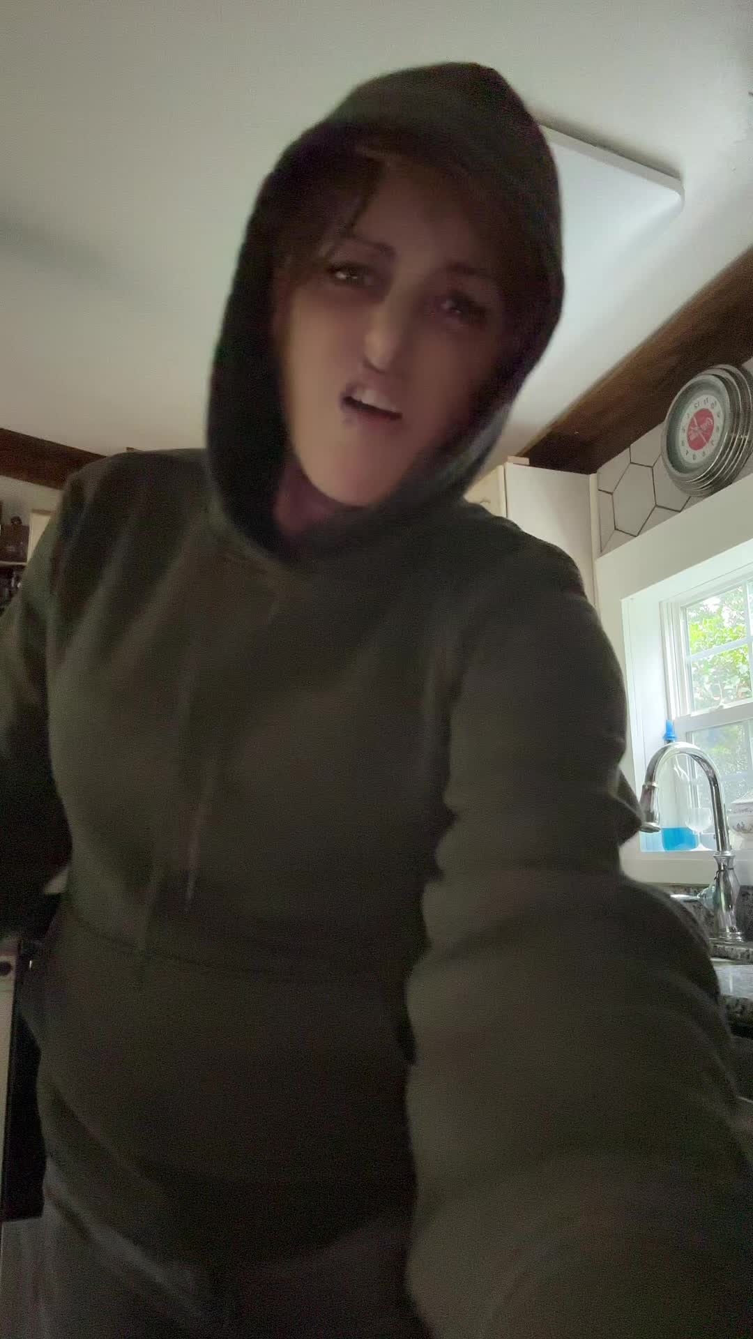 @queenmal