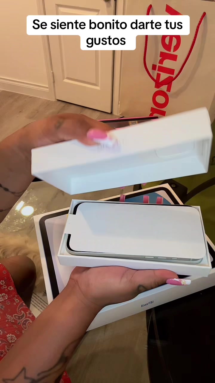 @lalalopez