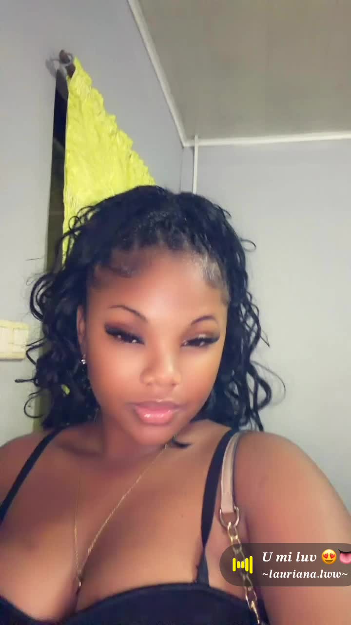 @urlove._ella