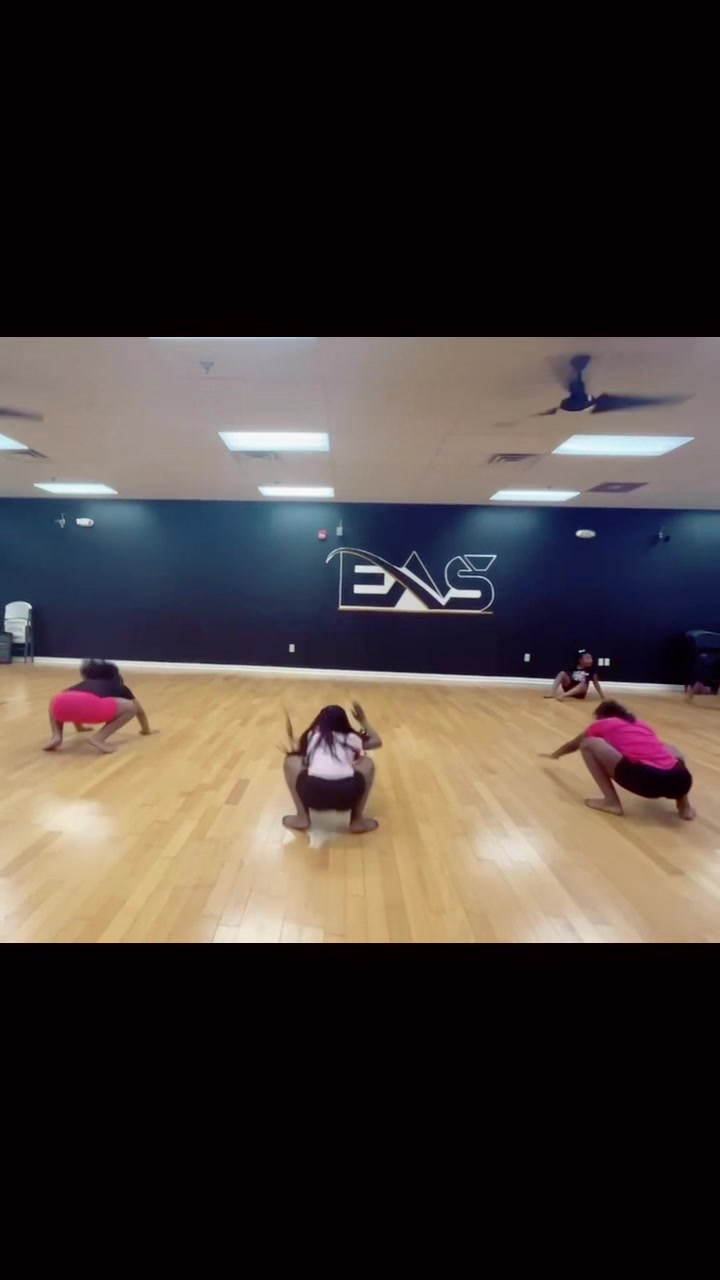 @pinkdynamic_danceco