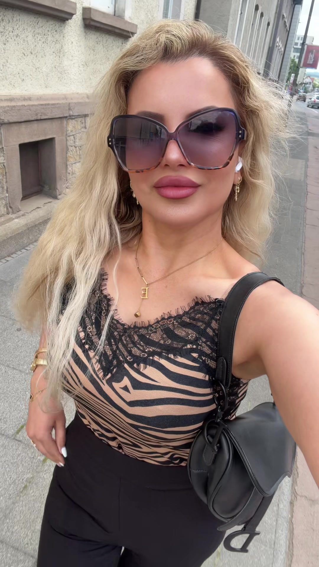 @Emoş💗