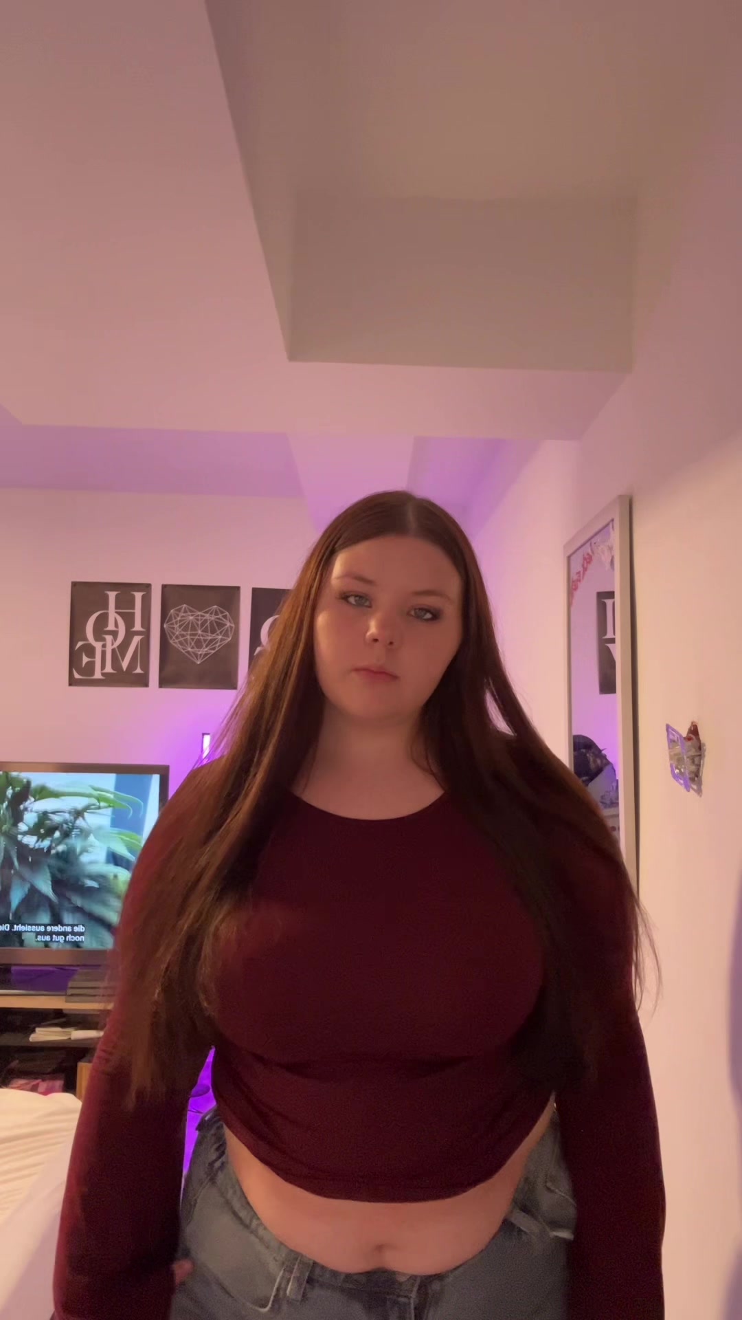 @𝕷𝕬𝖀𝕽𝕬 <3