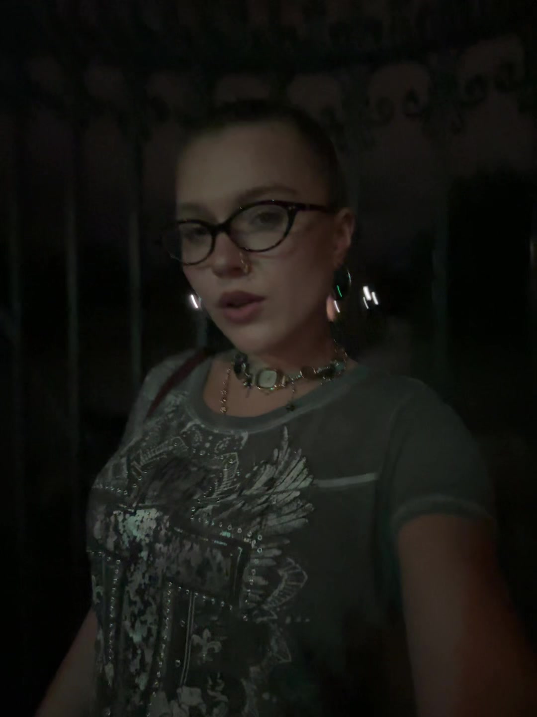 @leavesloneczkoalone
