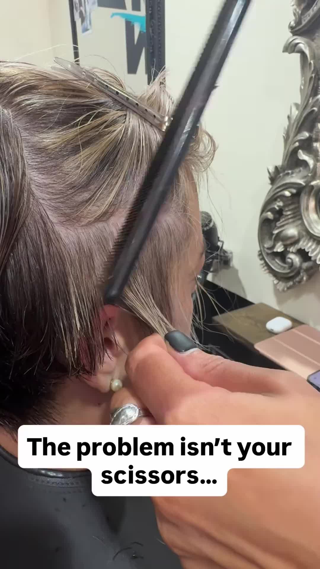 @Short Hair Cutting Specialist