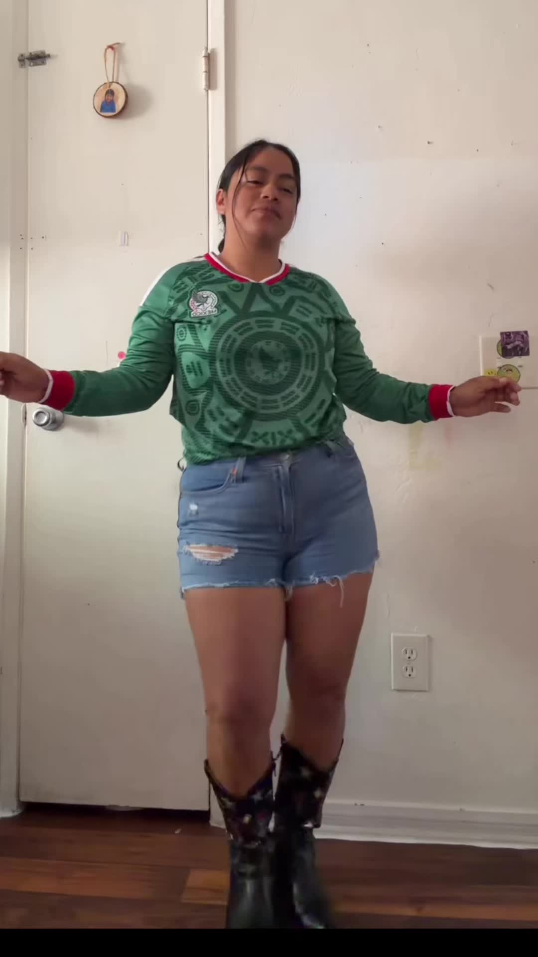 @Reina Maya