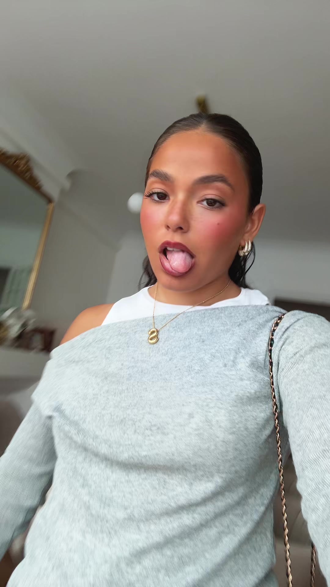@sh&eacute;rone👩🏽&zwj;❤️&zwj;💋&zwj;👩🏽