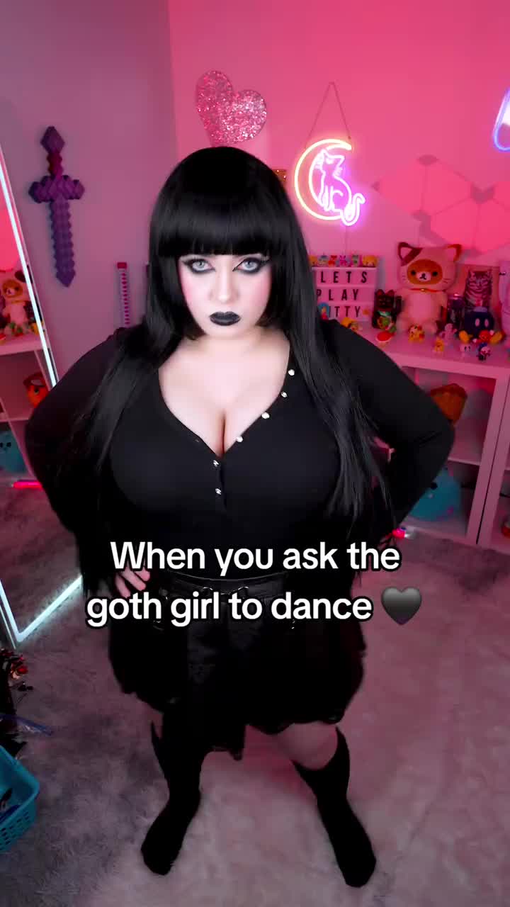 @🖤 Kitty 🖤