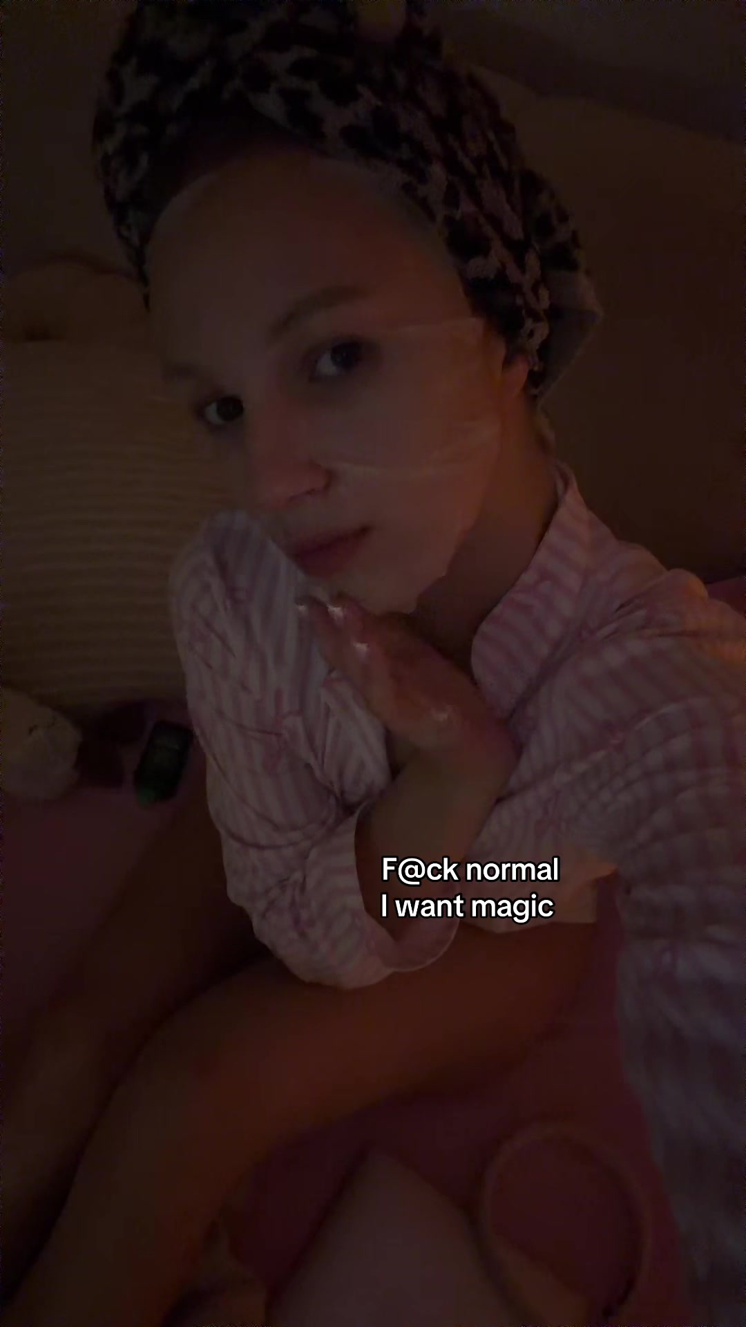 @skosia_