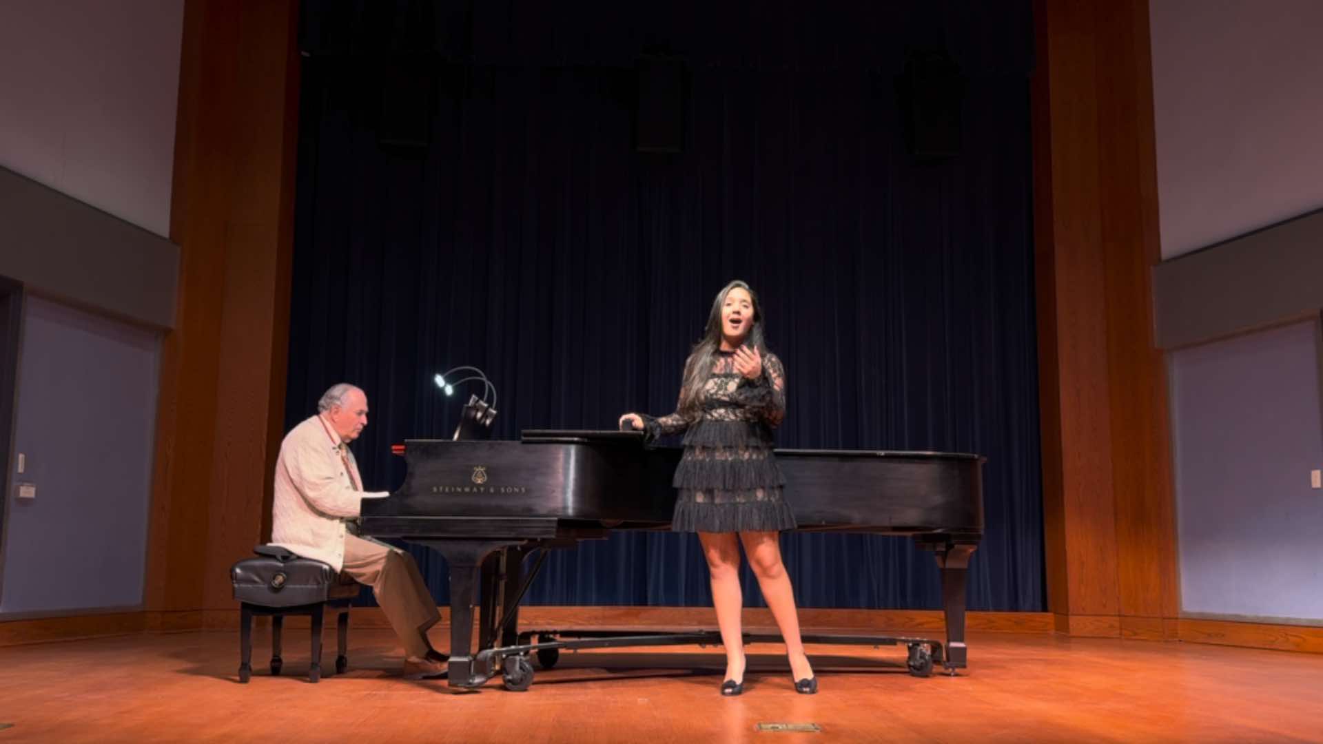 @Emilysings