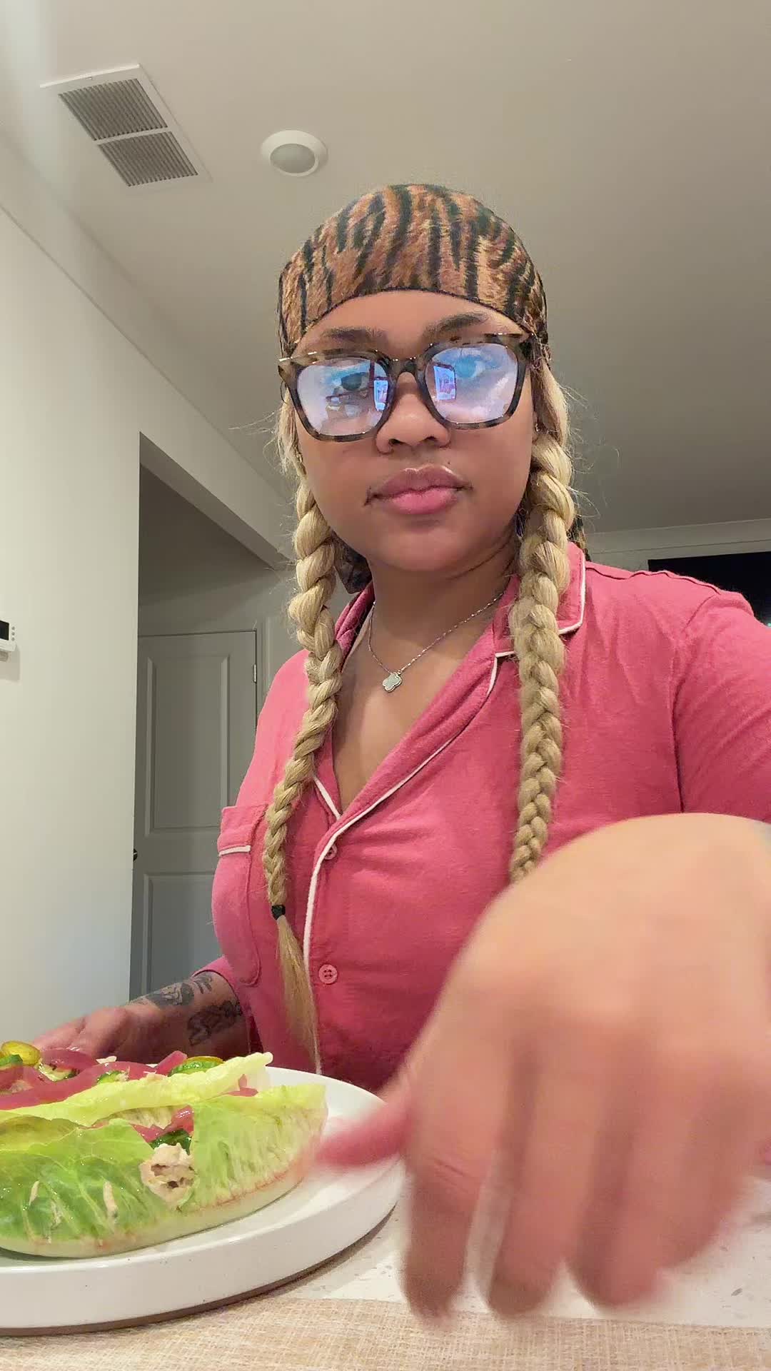 @yonalashay_