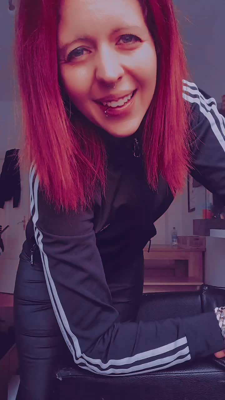 @👑𝖘𝖆𝖗𝖆𝖍👑