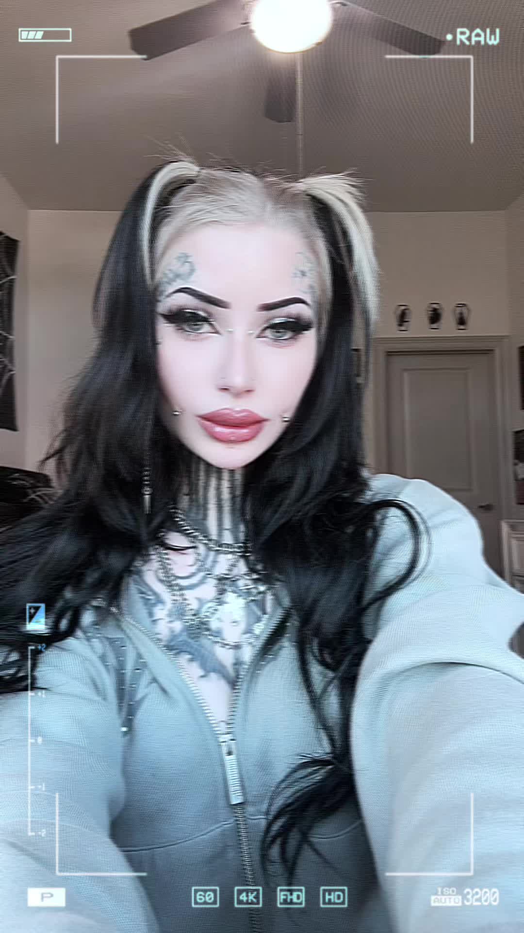 @xocoffinshorty