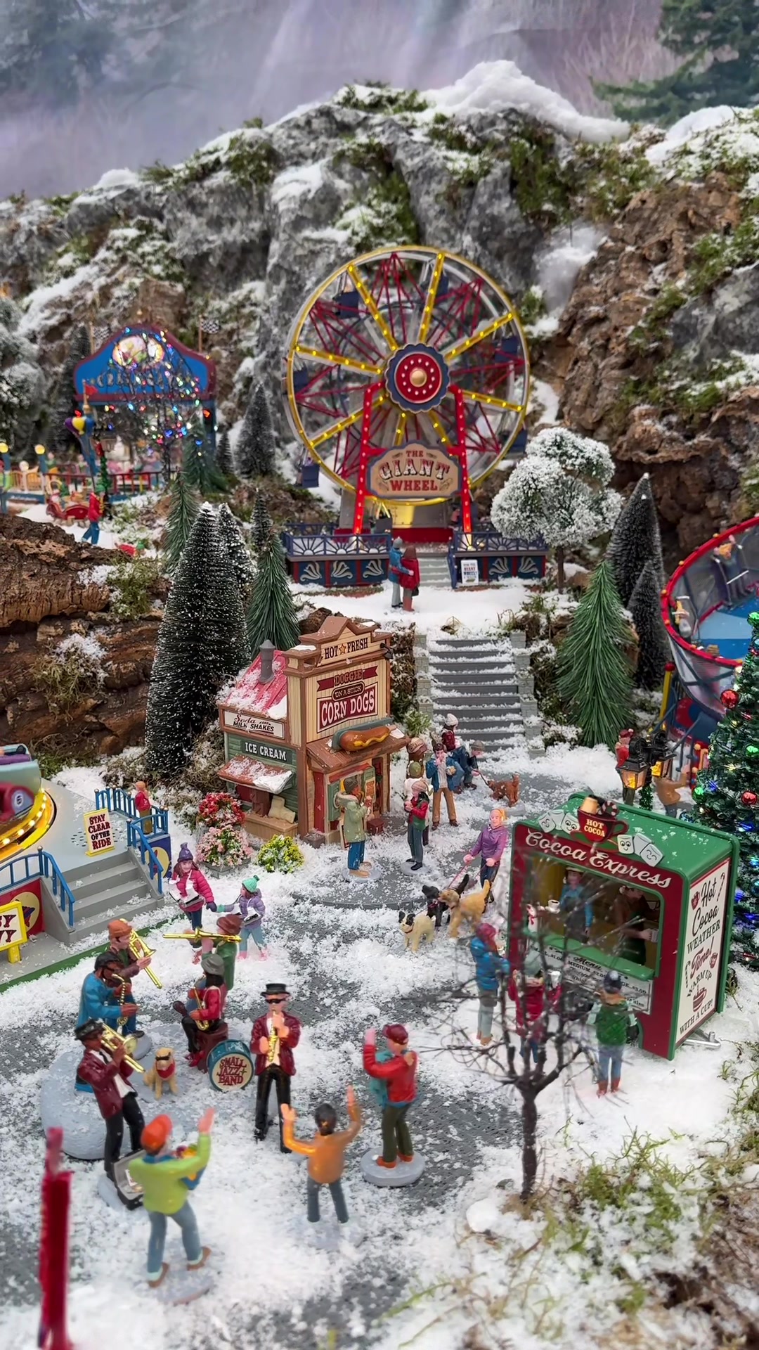 @Mike’s Christmas Village ✨