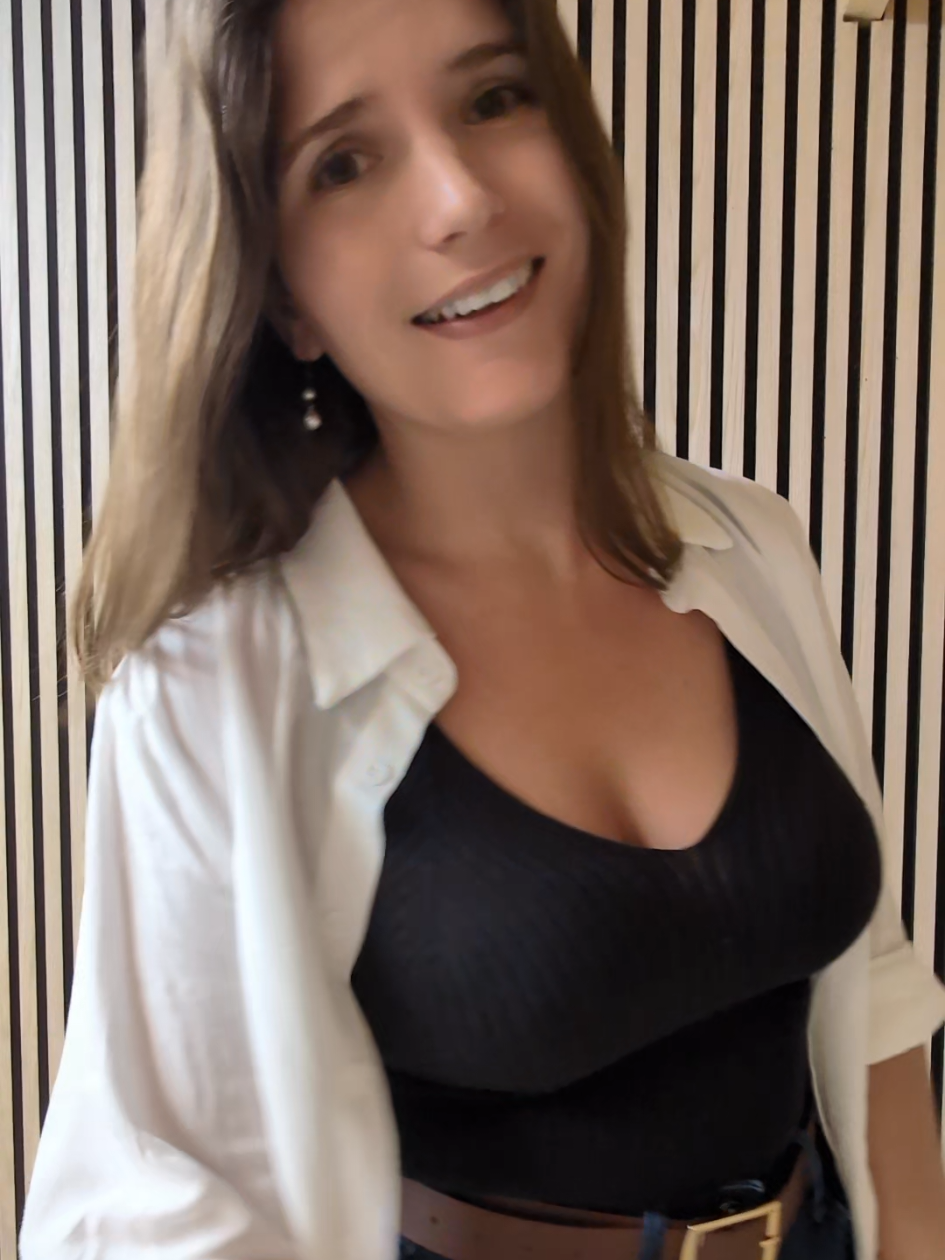 @justme-elena