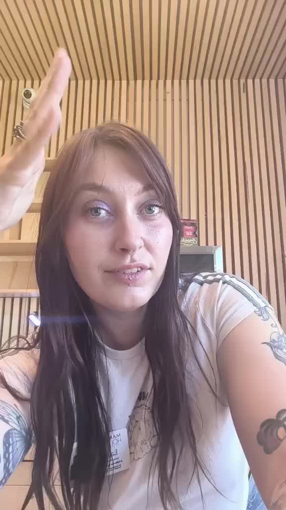 @lainielouuu