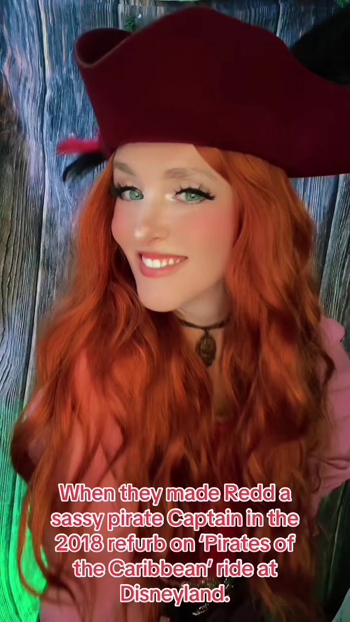 @Pixie_Scarlett
