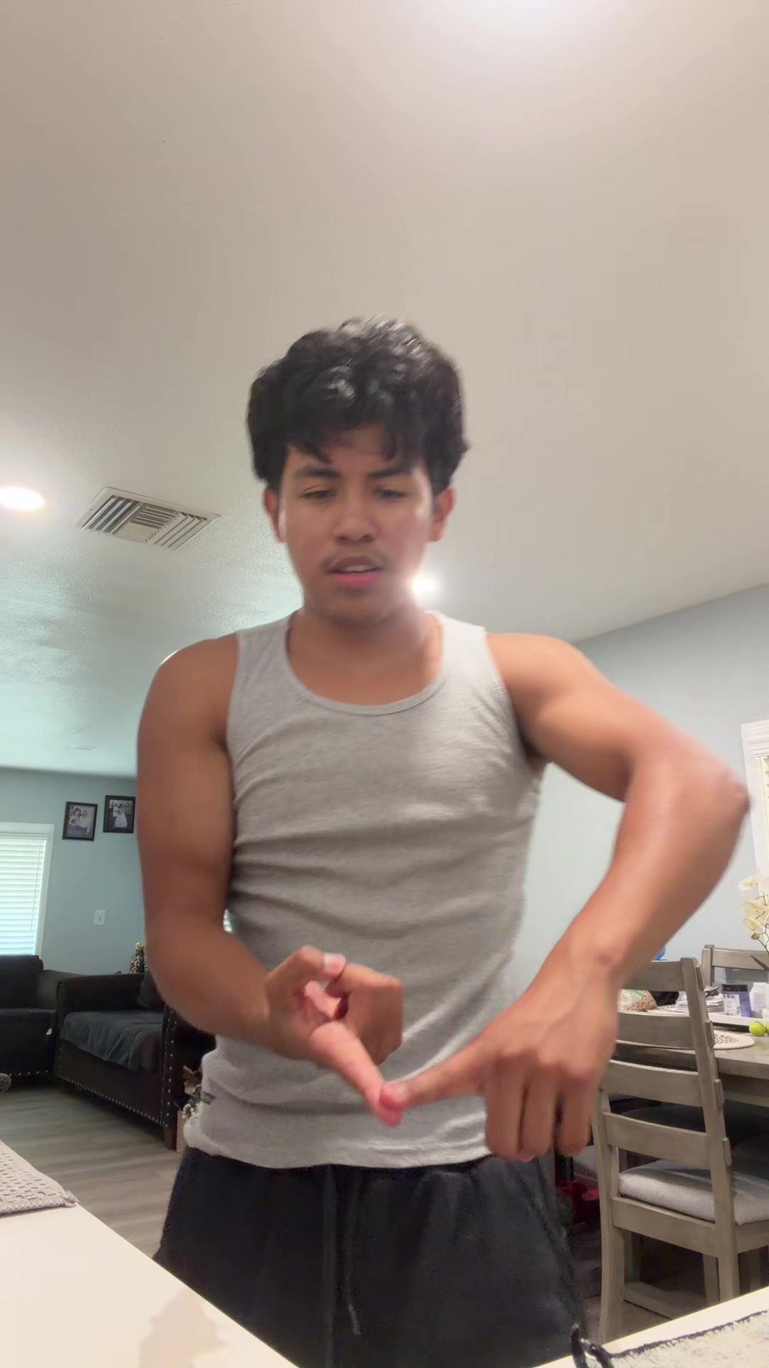 @Uz