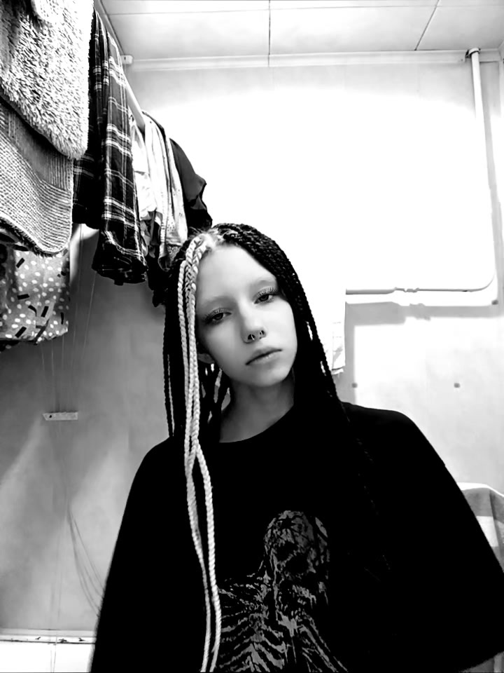 @кто я?👹