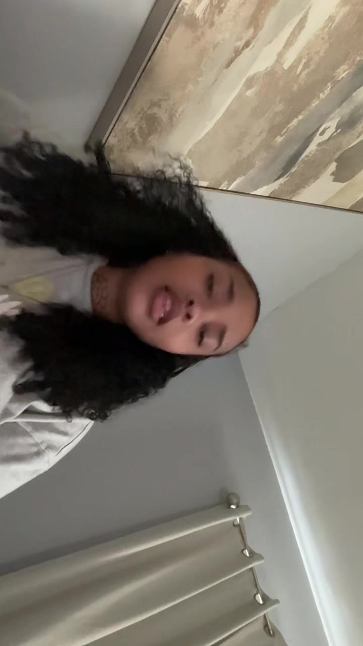 @Uni 💫