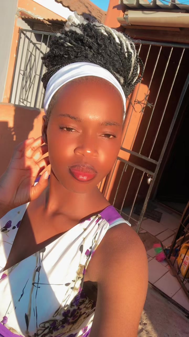 @Celine 🇿🇼🇿🇦