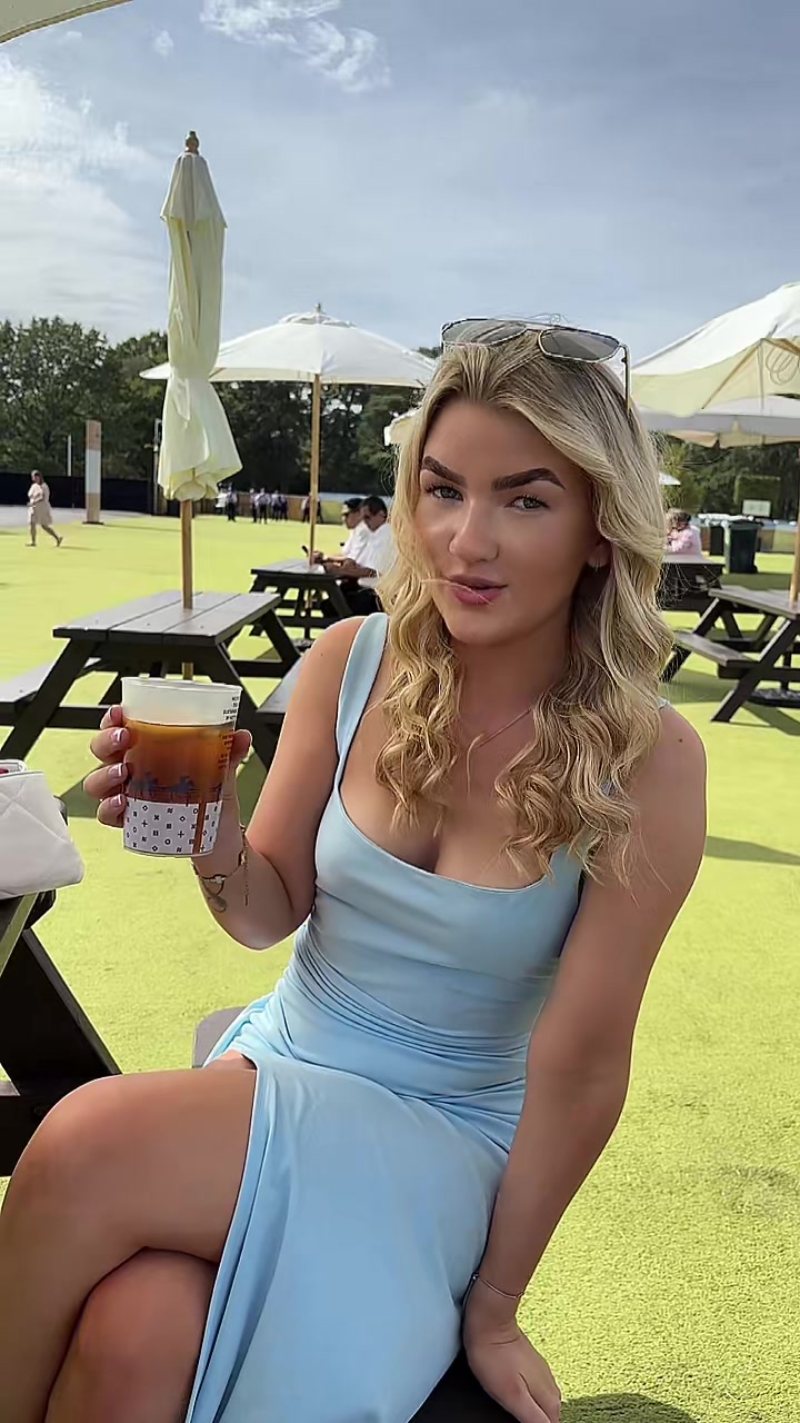 @ellierosejane