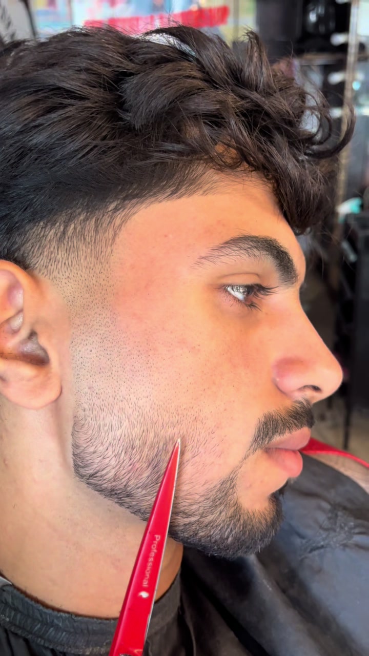 @💈THE ZEESHAN✂️ BARBER SHOP💈