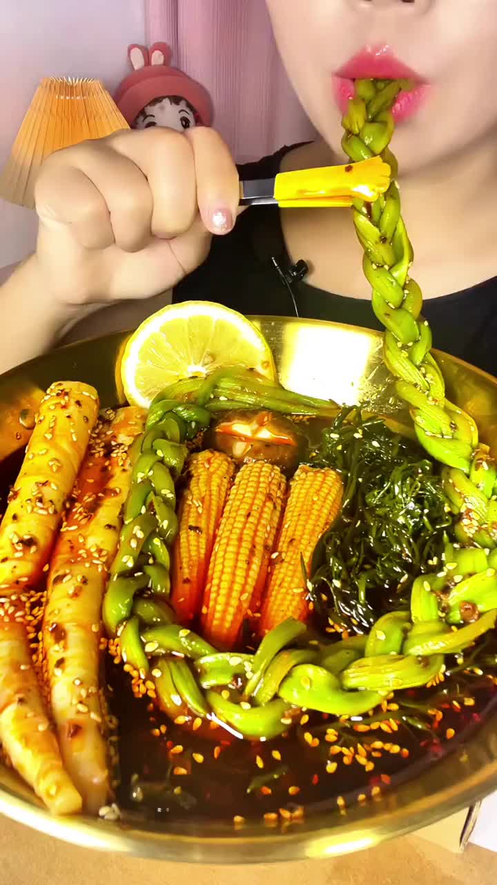 @NomNomDiaries