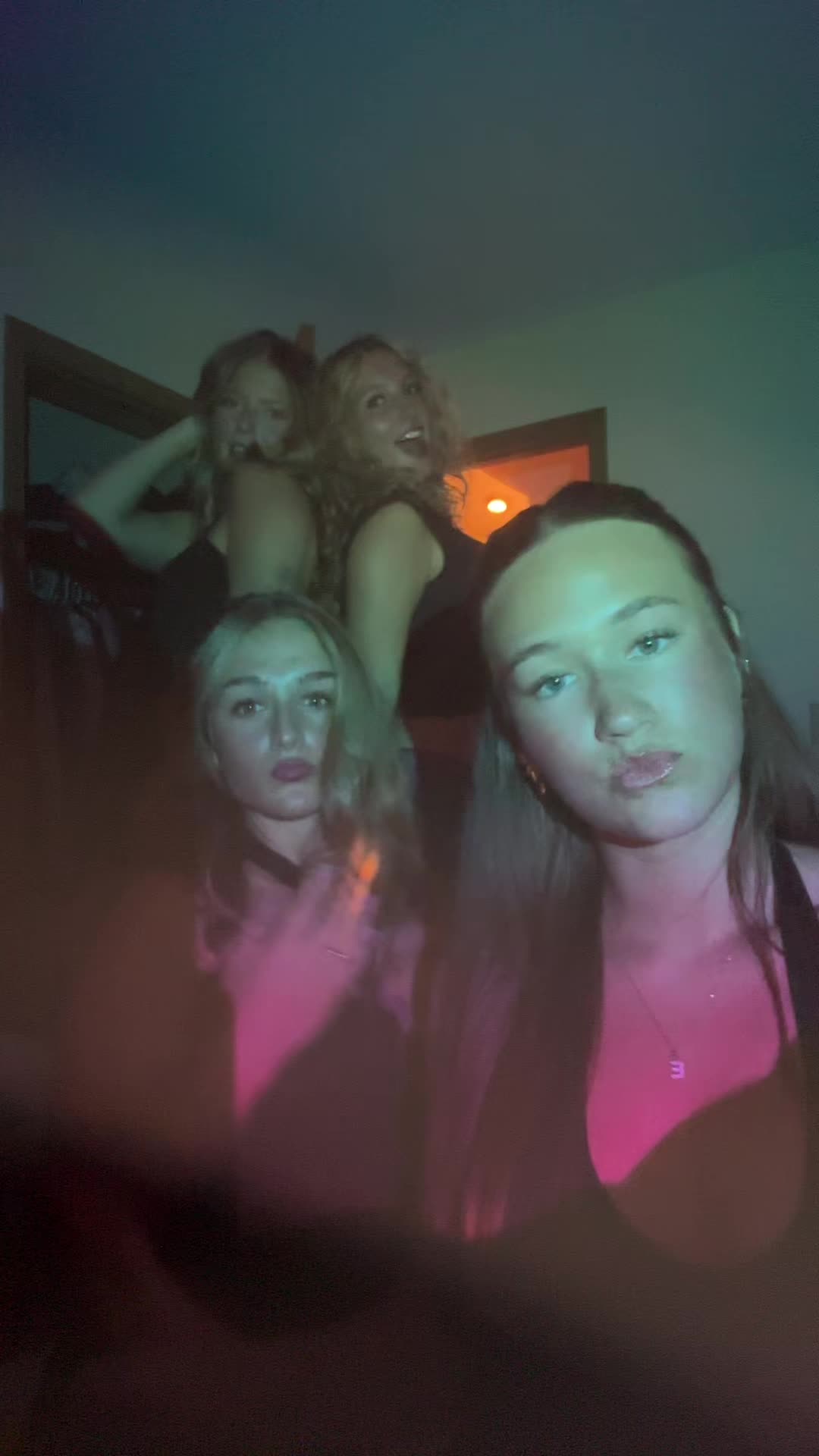 @elle