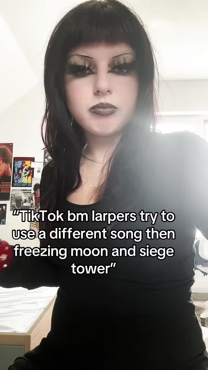 @Lina🖤🦇