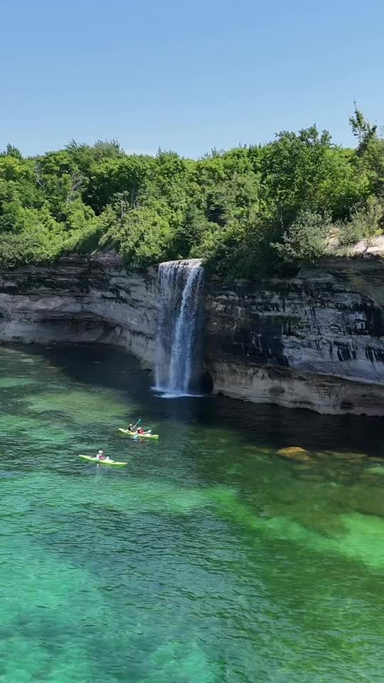 @Pictured Rocks Kayaking