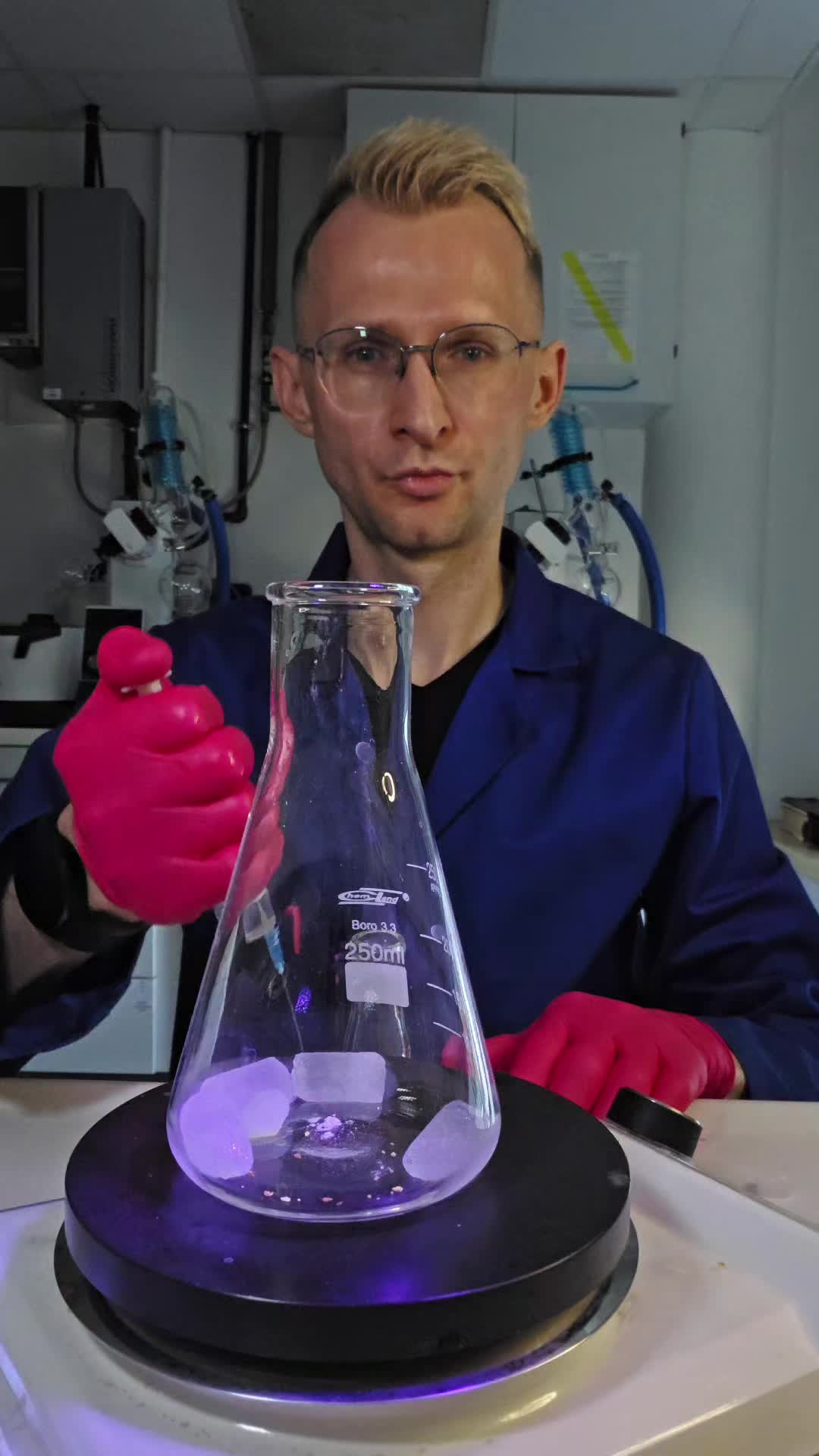 @luminescent_chemist