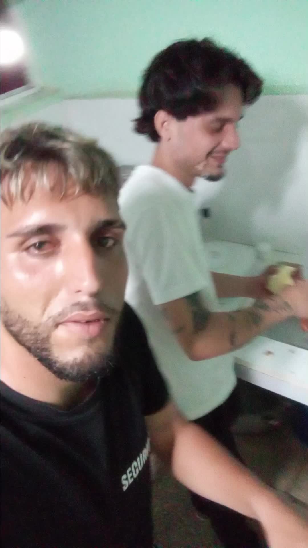 @elcarly