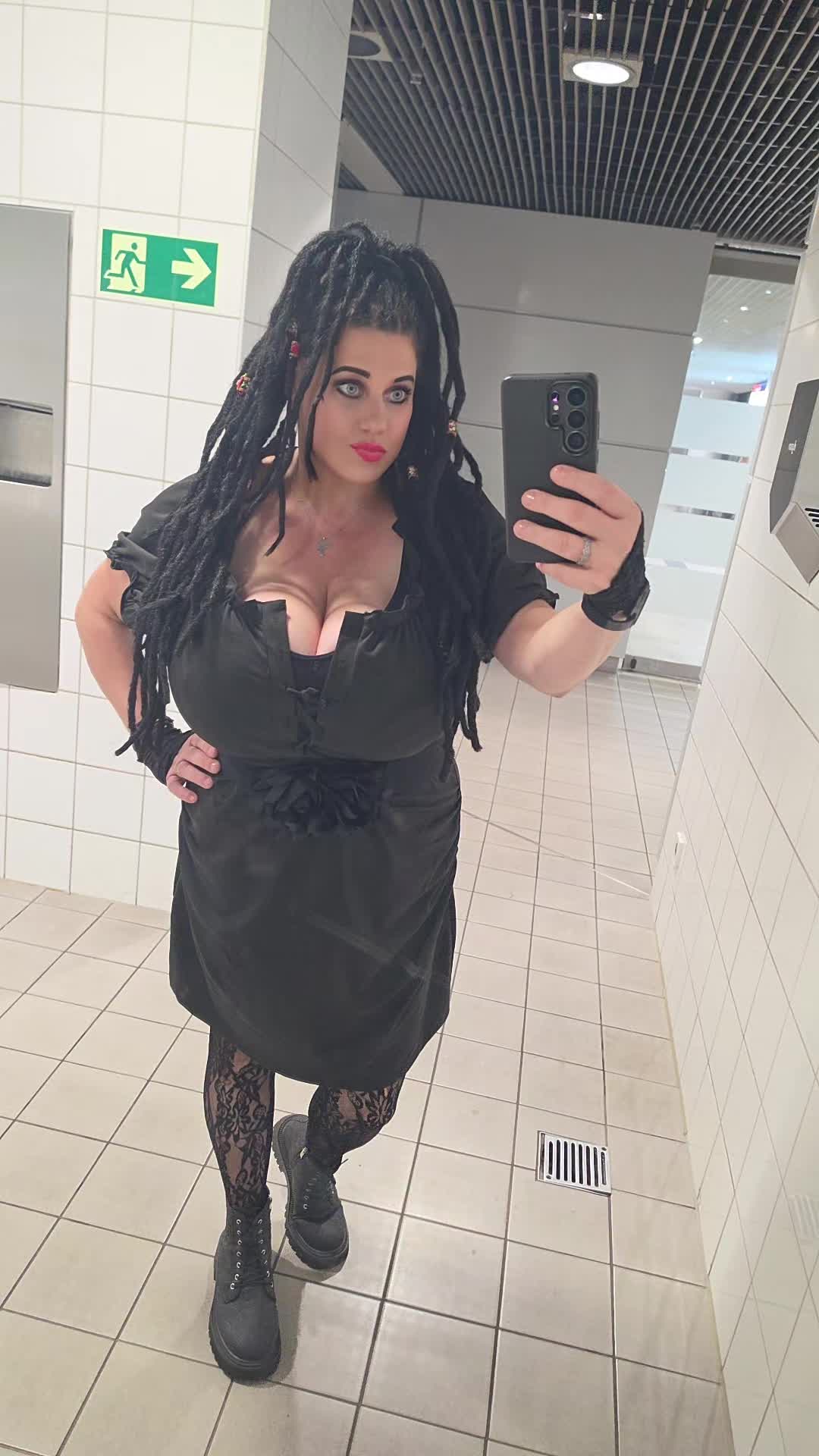 @Nadine Anna Ebanga Meyanga