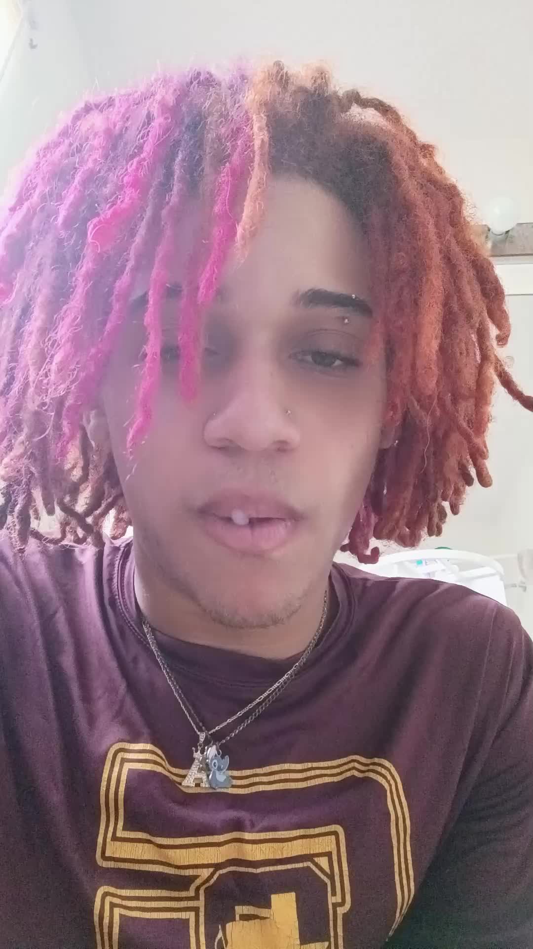 @👻