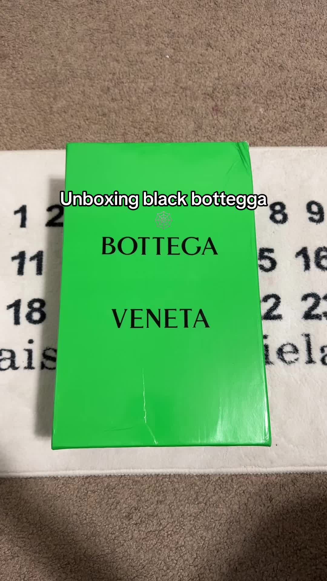 @⃟