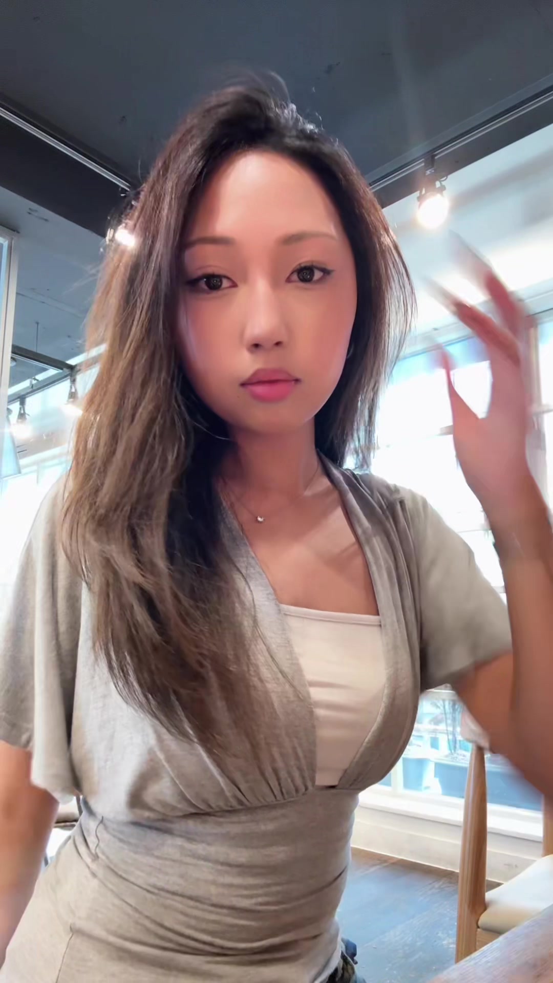 @bella