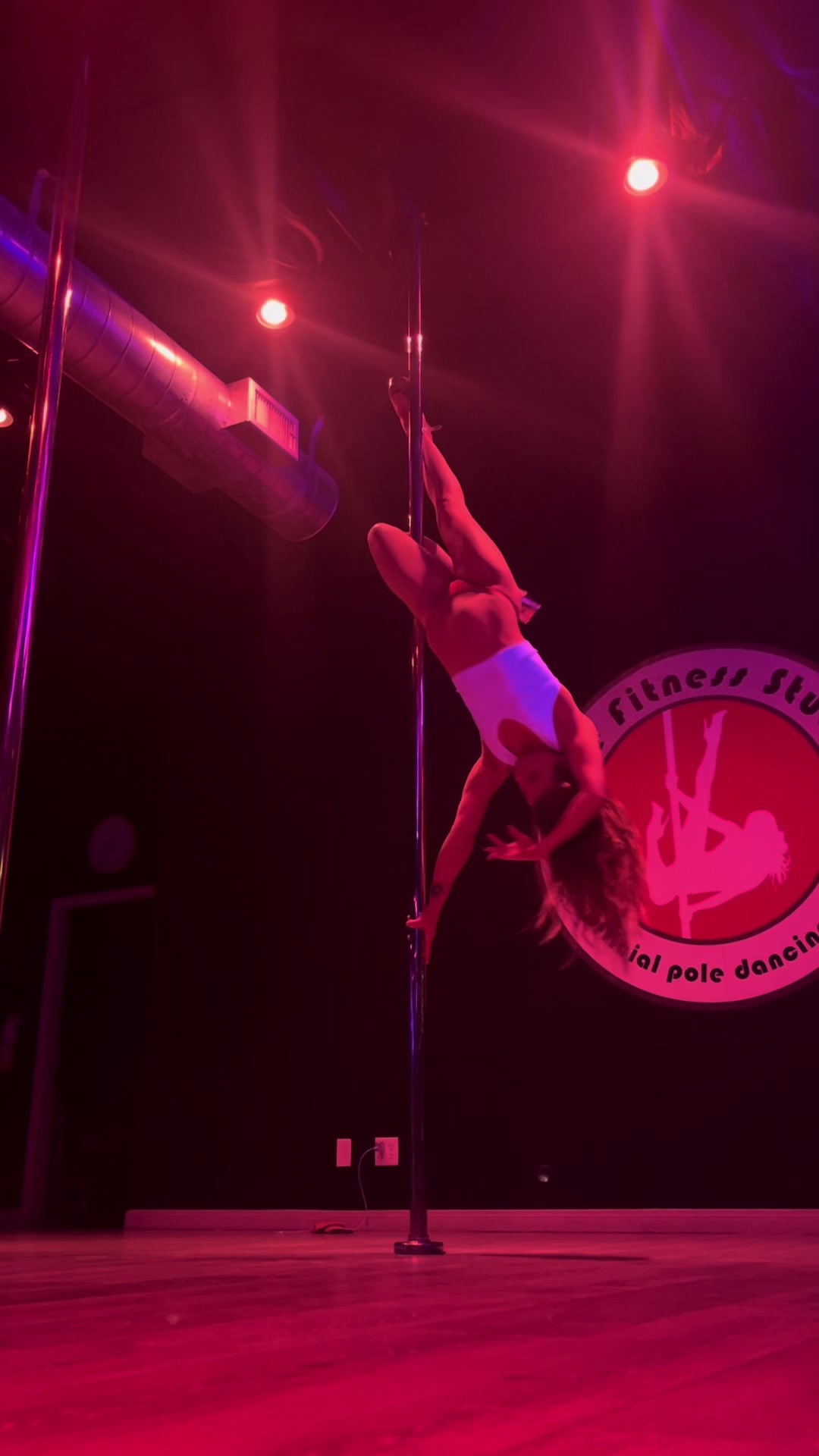@polefitnessstudio