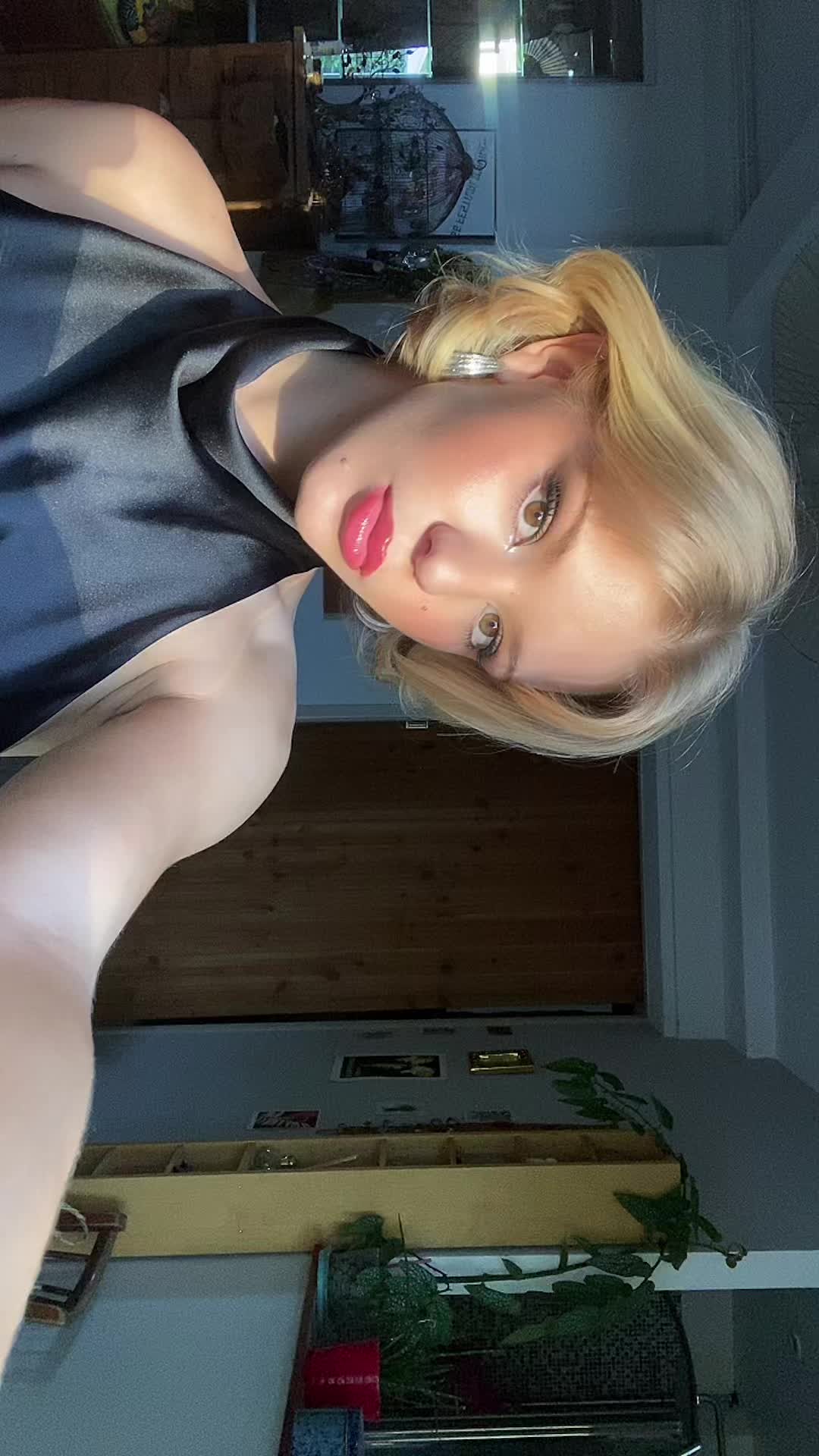@𝐅𝐚𝐧𝐭𝐢𝐧𝐞