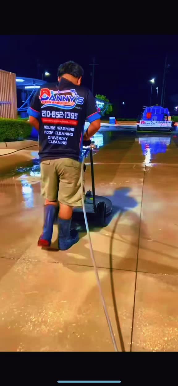 @Dannys Power Washing LLC