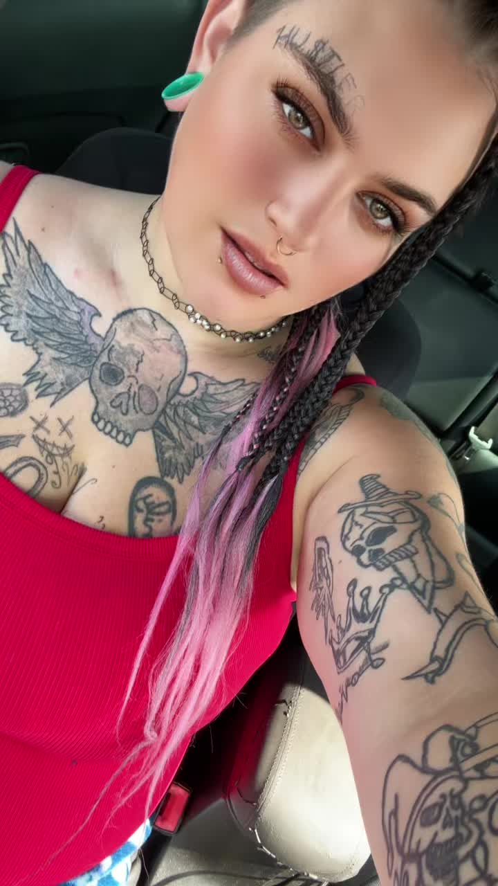 @GOTHICMOMMY666