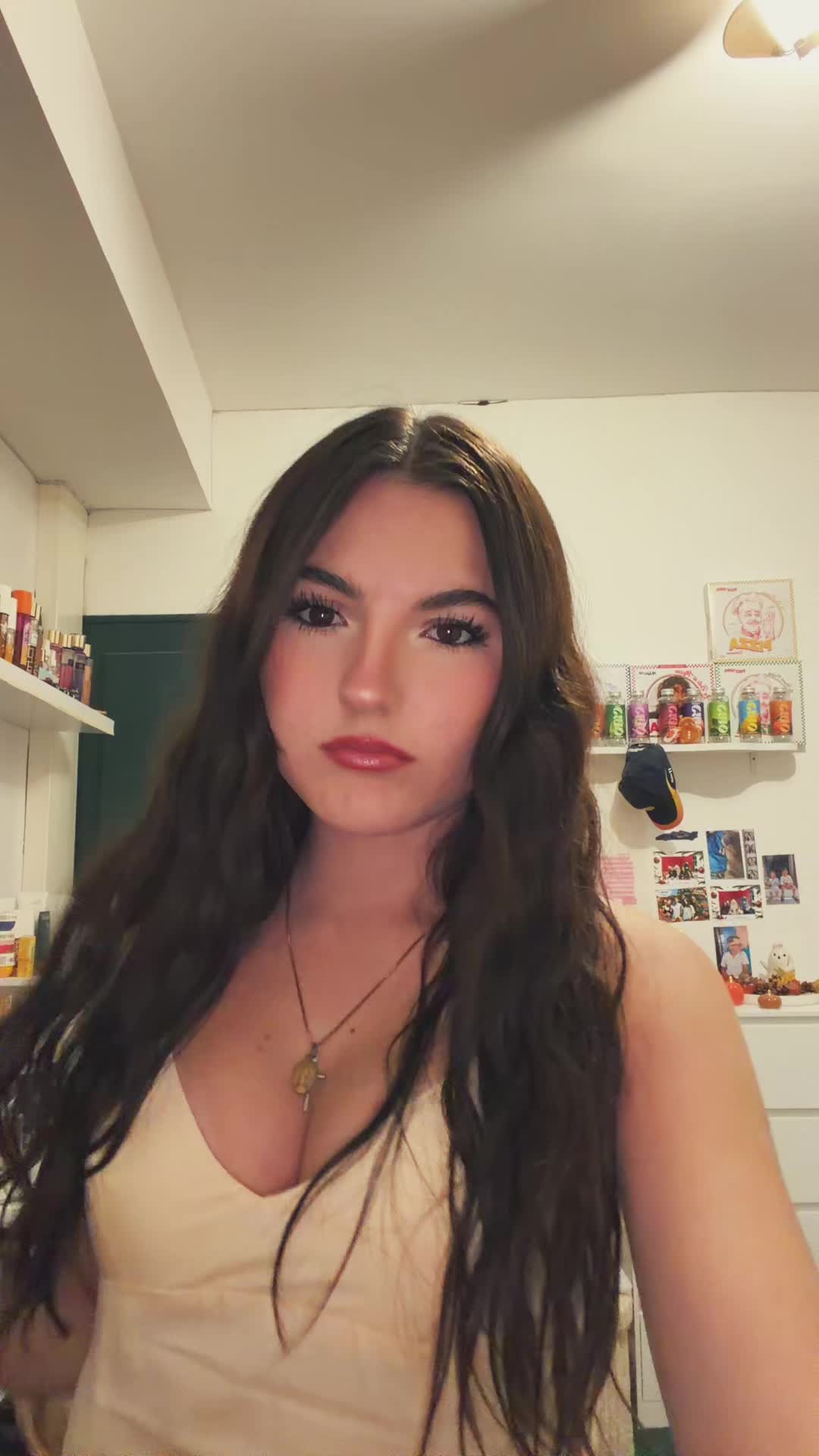 @𝑬𝒎𝒎𝒂 ✟