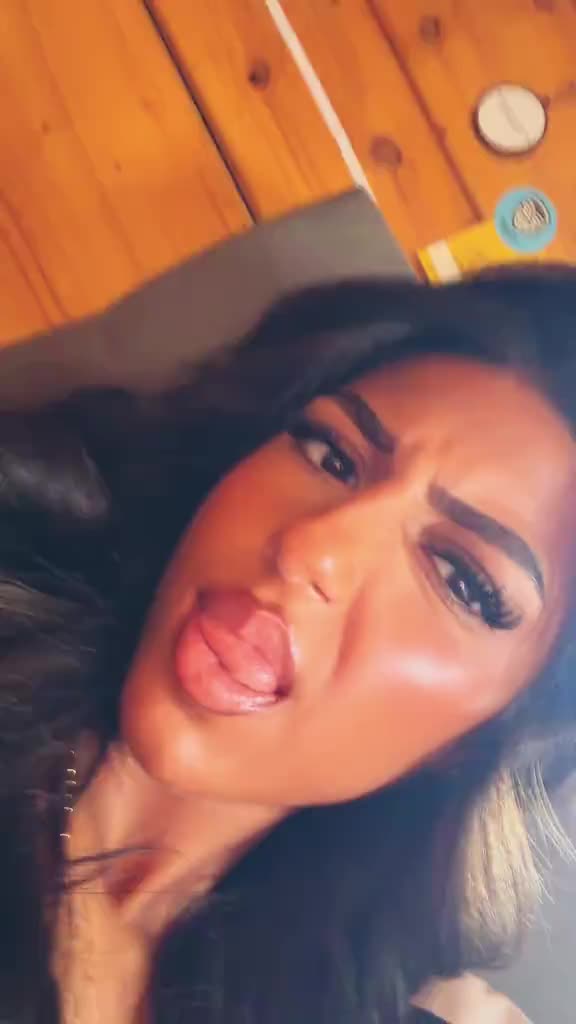 @LiveTina250k