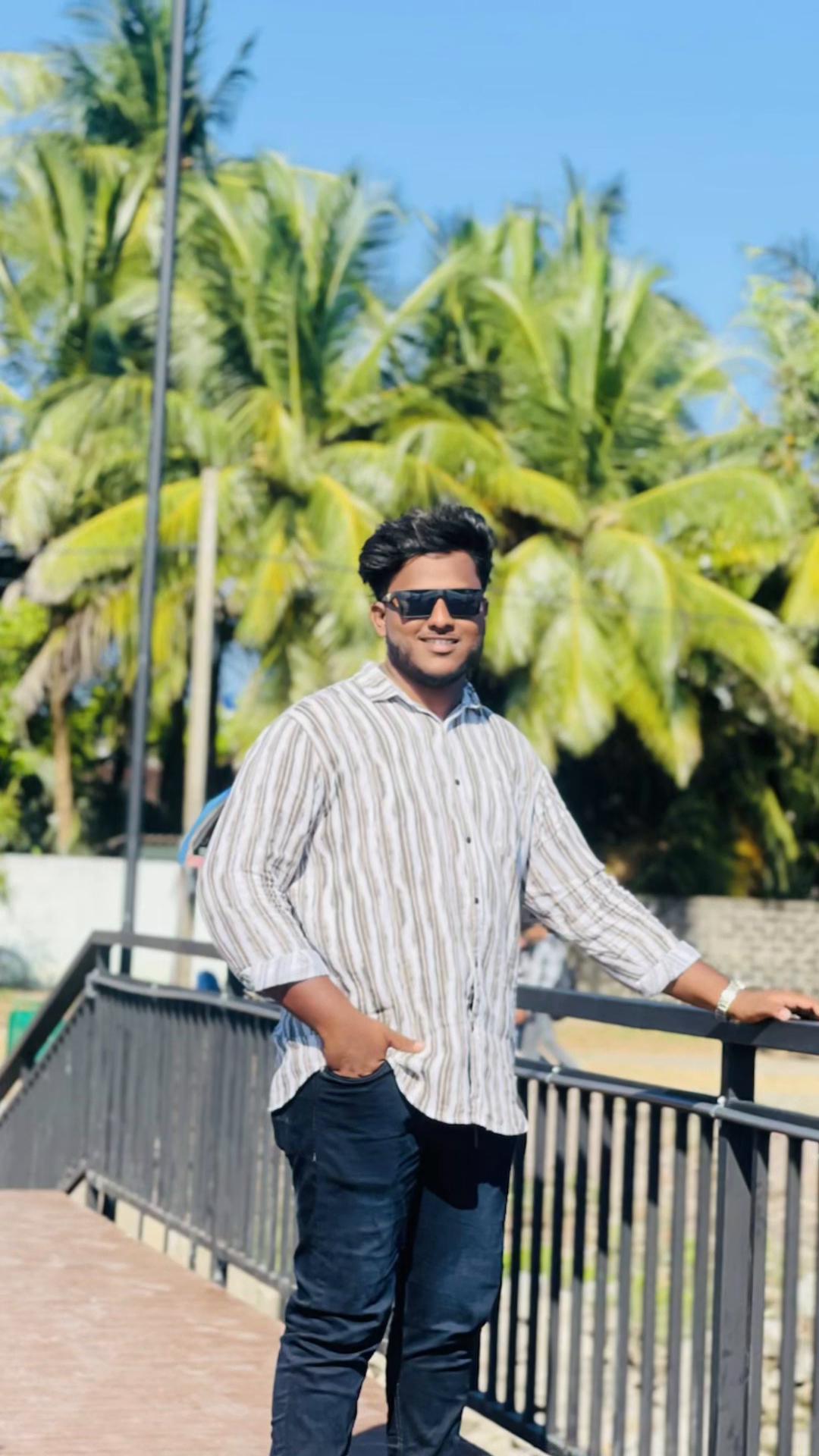 @Nidhu ⚡❤