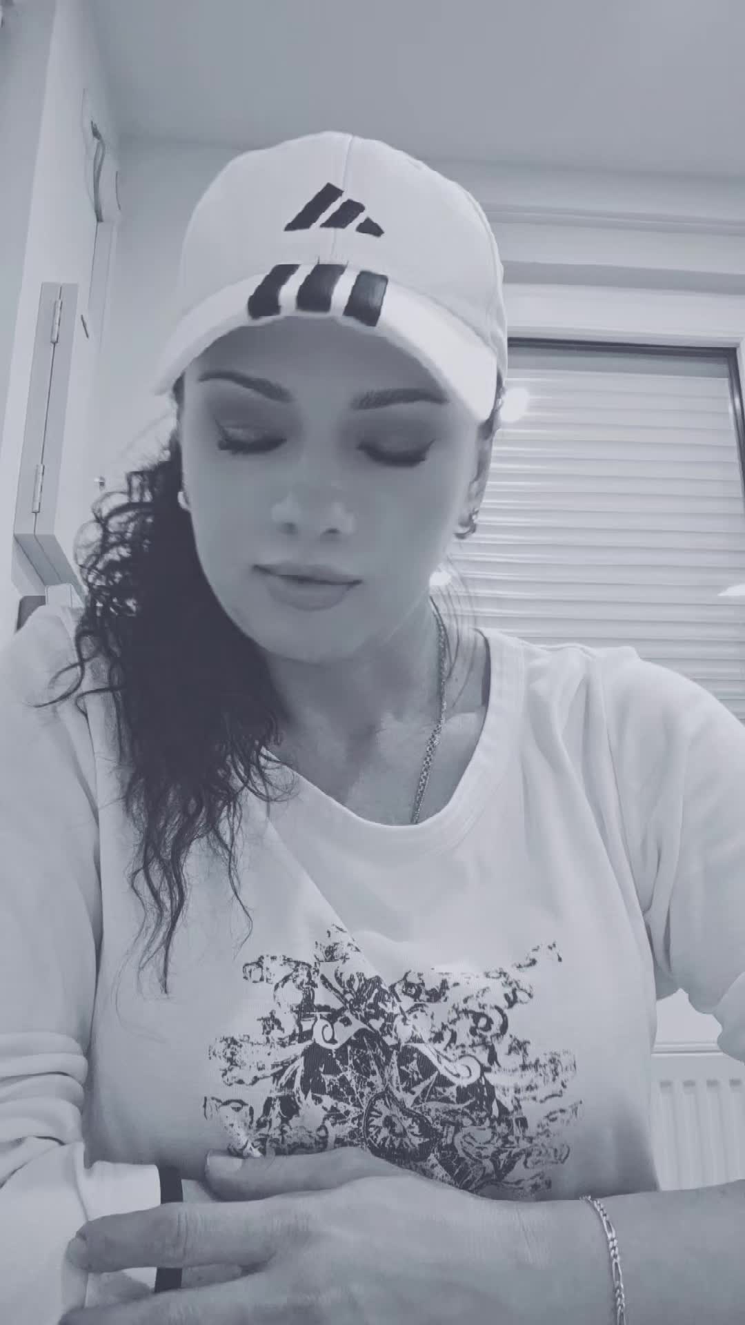 @💕𝒜𝓃𝓃𝒶 💕