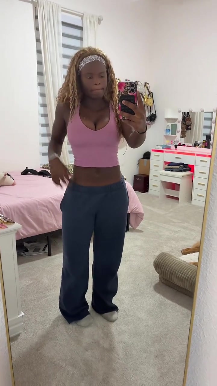 @Sakora😜
