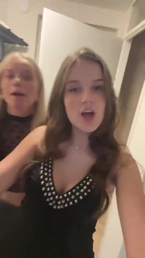 @Priv&eacute;lynnx