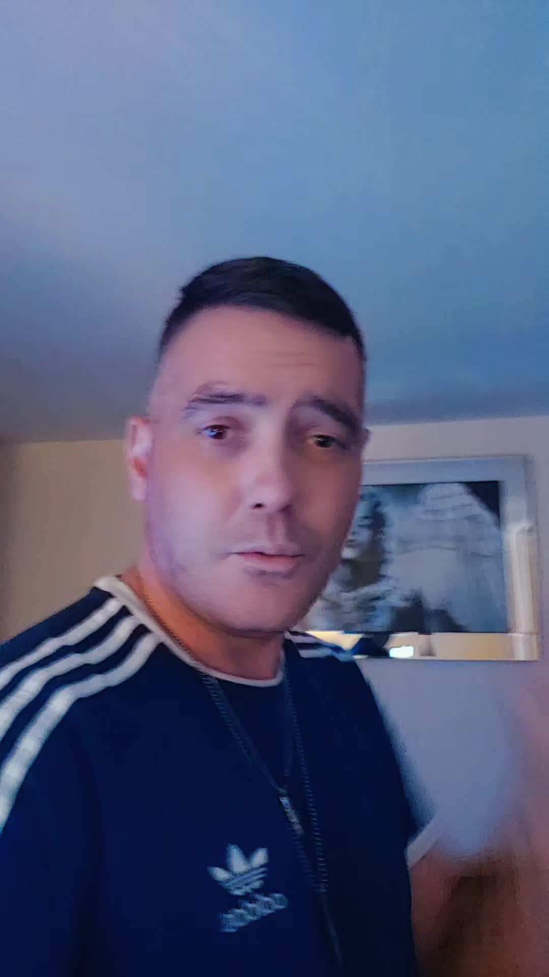 @Big Dee 🇬🇧🤝🏼🇨🇮 😉