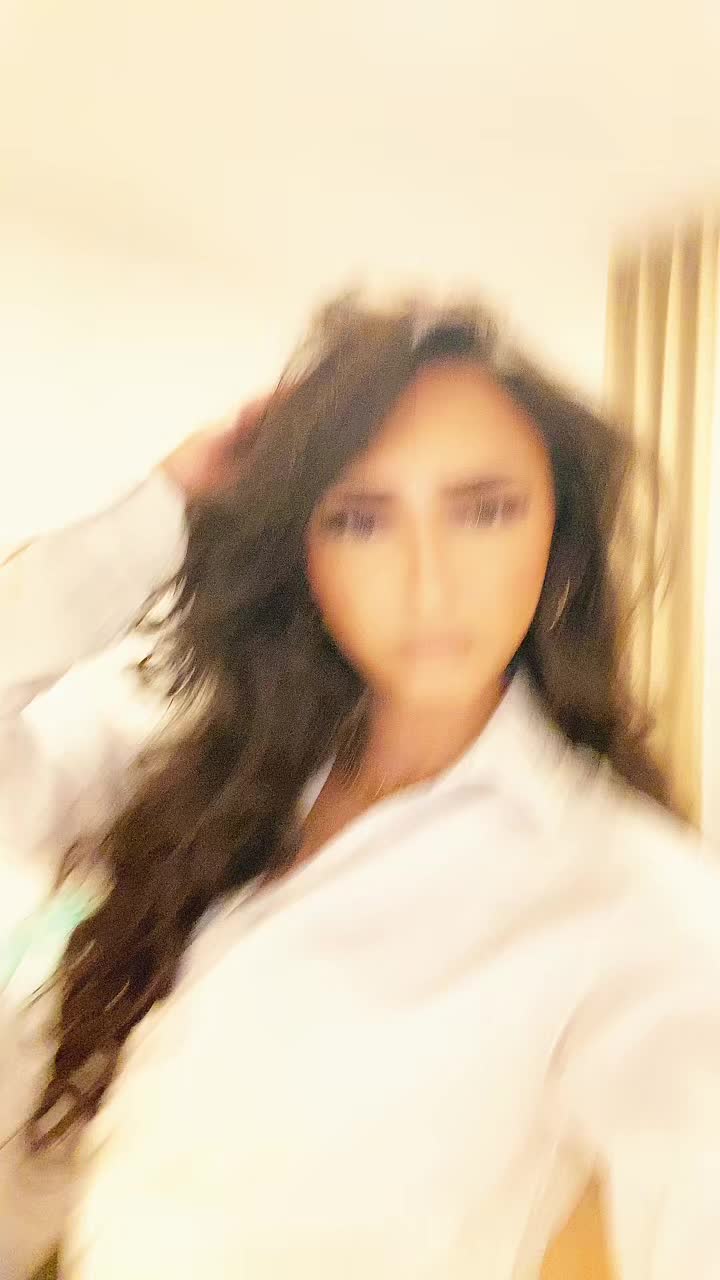 @ℰ